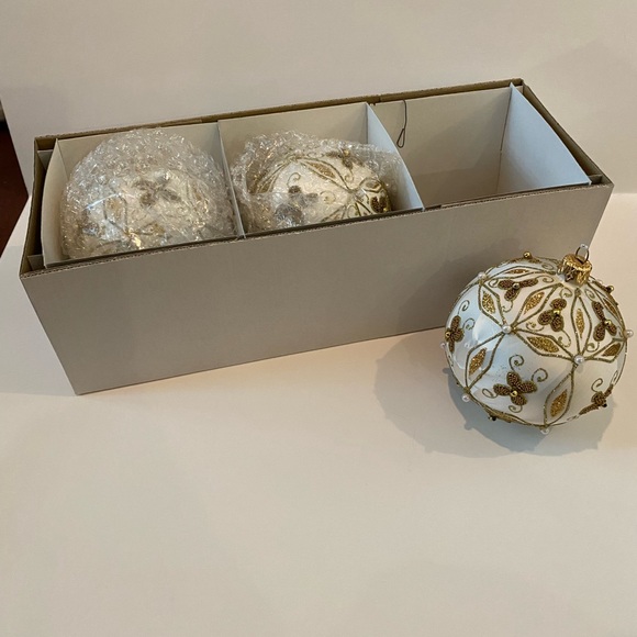 Gump’s by Mail Ball Christmas Ornaments-Set of 3. Made in Poland. - Picture 1 of 8